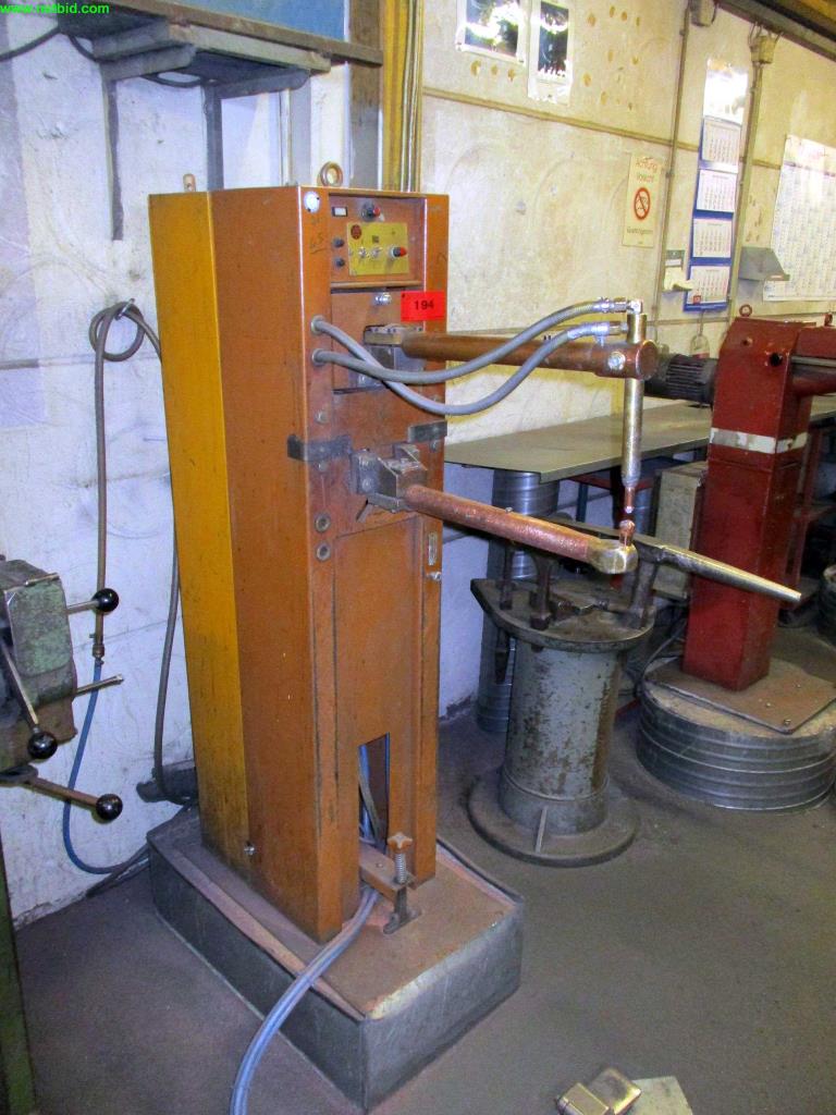 
well-maintained machines for the production of air ducts and ventilation pipes<br>-1