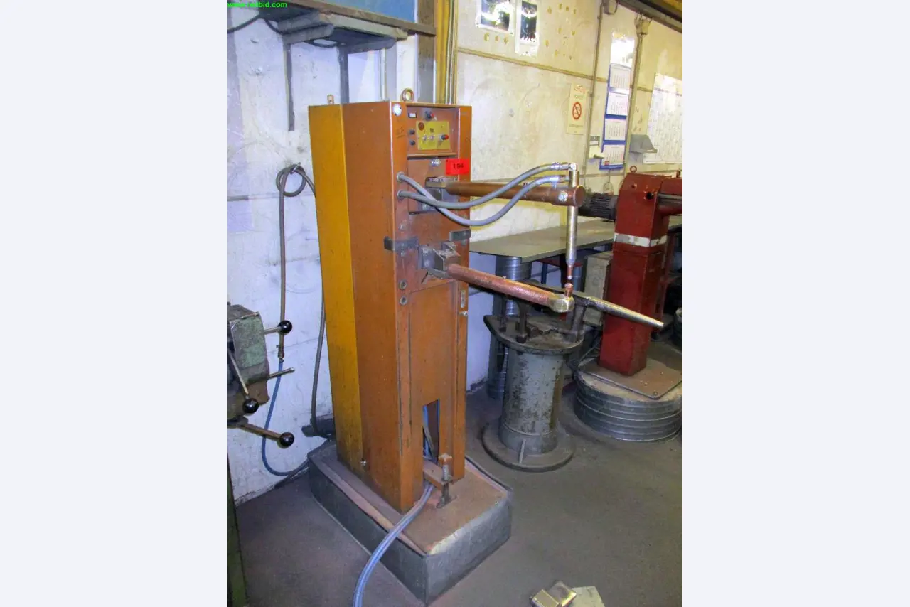 well-maintained machines for the production of air ducts and ventilation pipes<br>-1