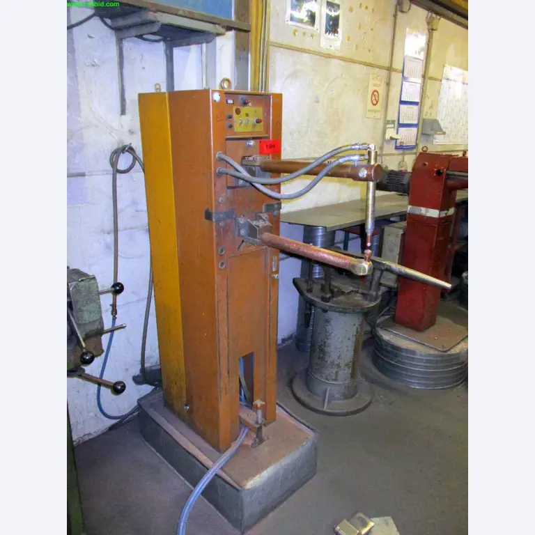 well-maintained machines for the production of air ducts and ventilation pipes<br>-1