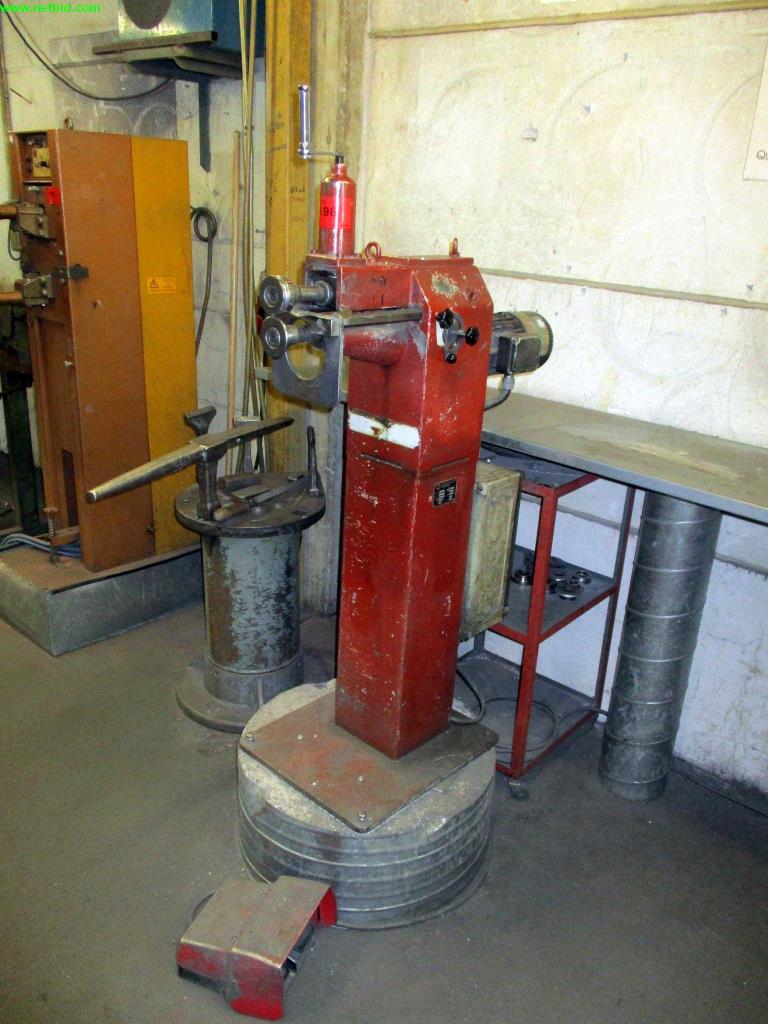 
well-maintained machines for the production of air ducts and ventilation pipes<br>-1