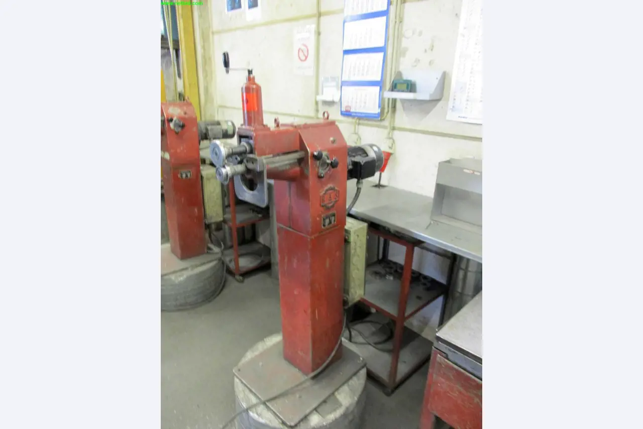 well-maintained machines for the production of air ducts and ventilation pipes<br>-1