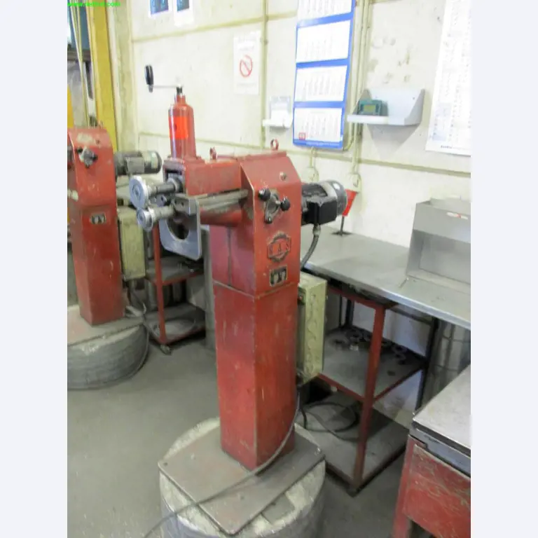 well-maintained machines for the production of air ducts and ventilation pipes<br>-1