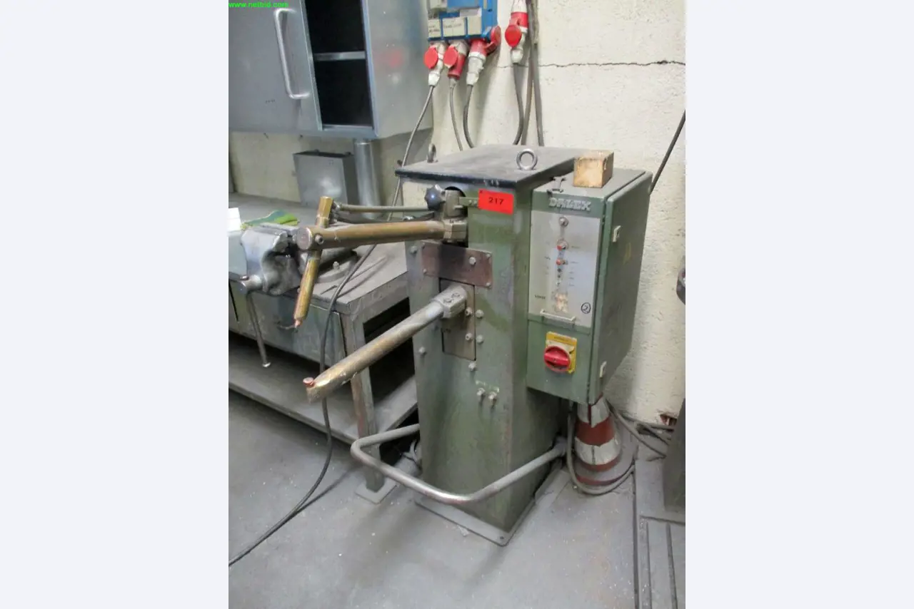 máquinas bem conservadas para a produção de<br> condutas de ar e tubos de ventilação<br>-1