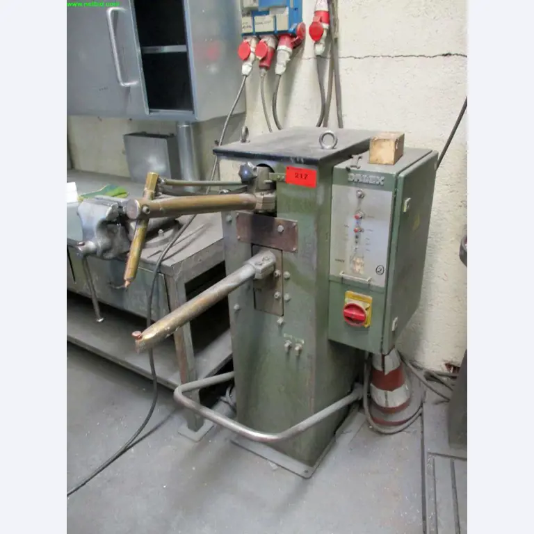 máquinas bem conservadas para a produção de<br> condutas de ar e tubos de ventilação<br>-1