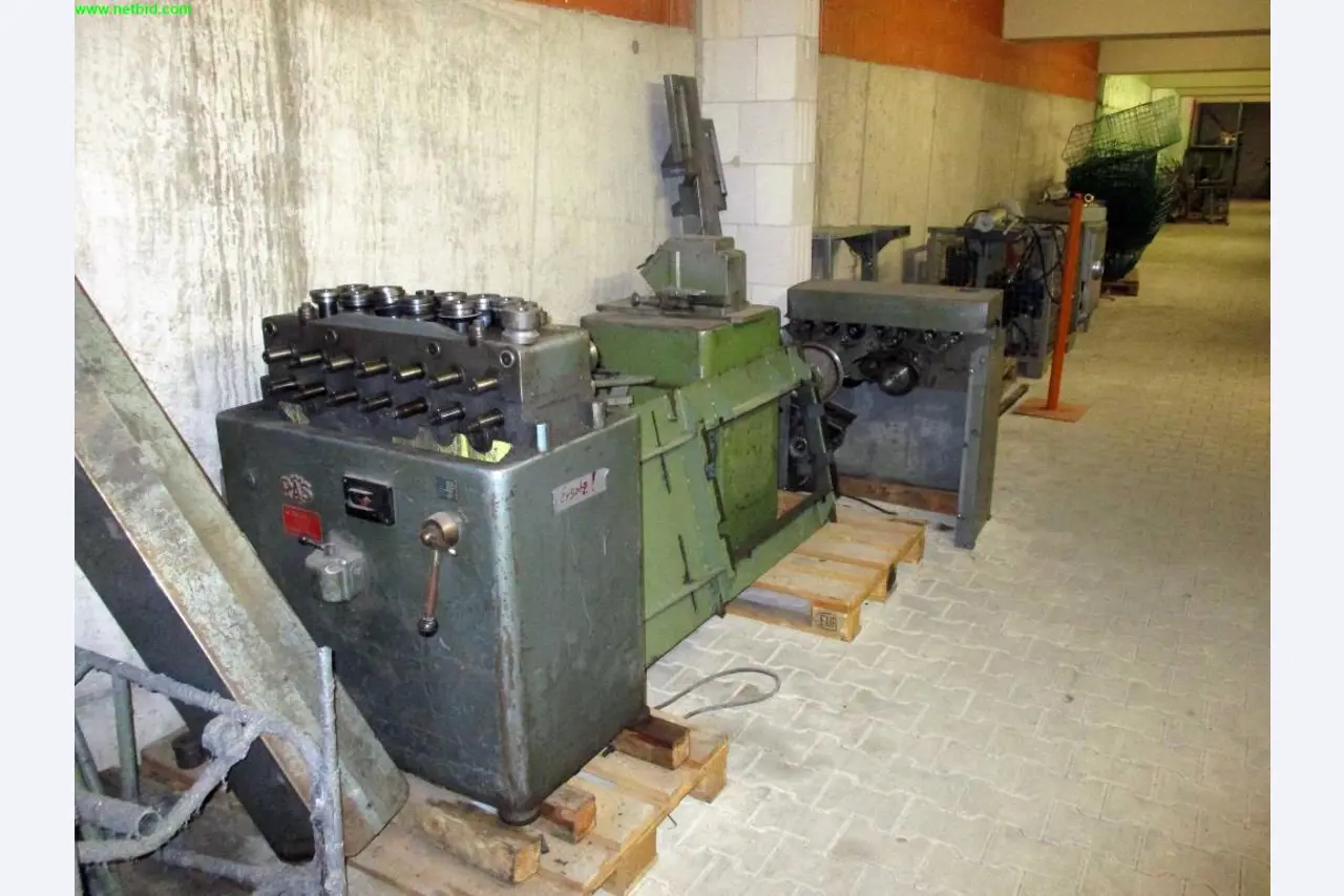 machines entretenues pour la fabrication de<br>gaines d'air et de tuyaux de ventilation<br>.-2