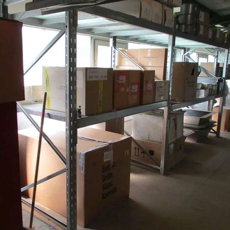 Lot of wide-span racks - collection after RS - possibly not until mid-July