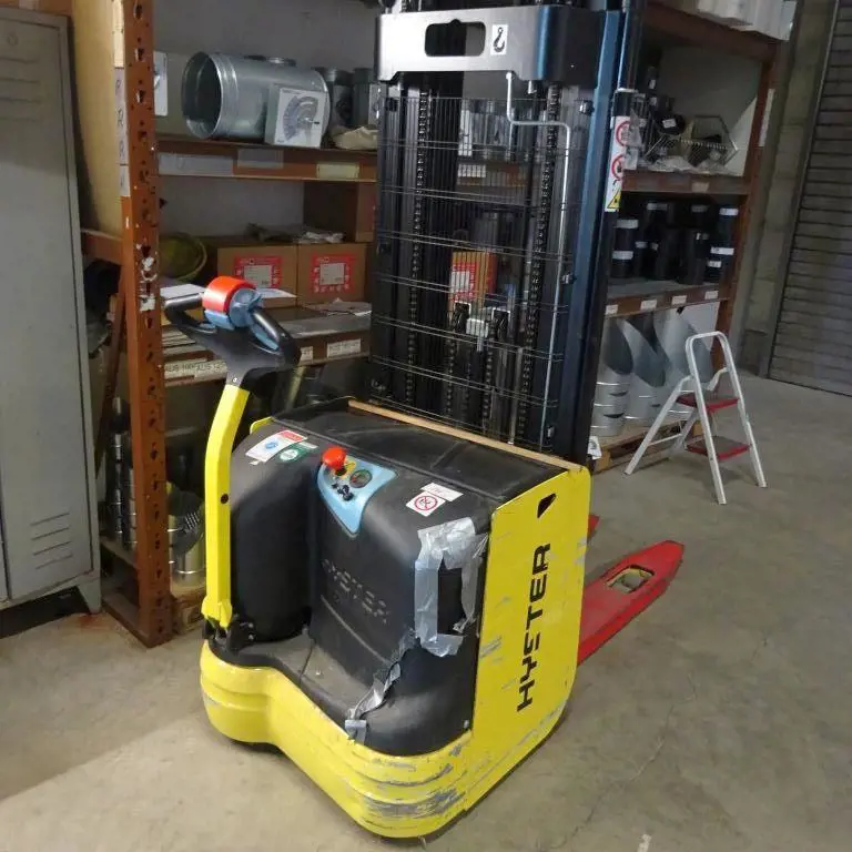 Electric pedestrian pallet truck - delayed release until the end of the project Hyster S1.4-4628