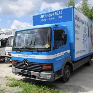 Vrachtwagen Mercedes-Benz 815 Atego Koffer