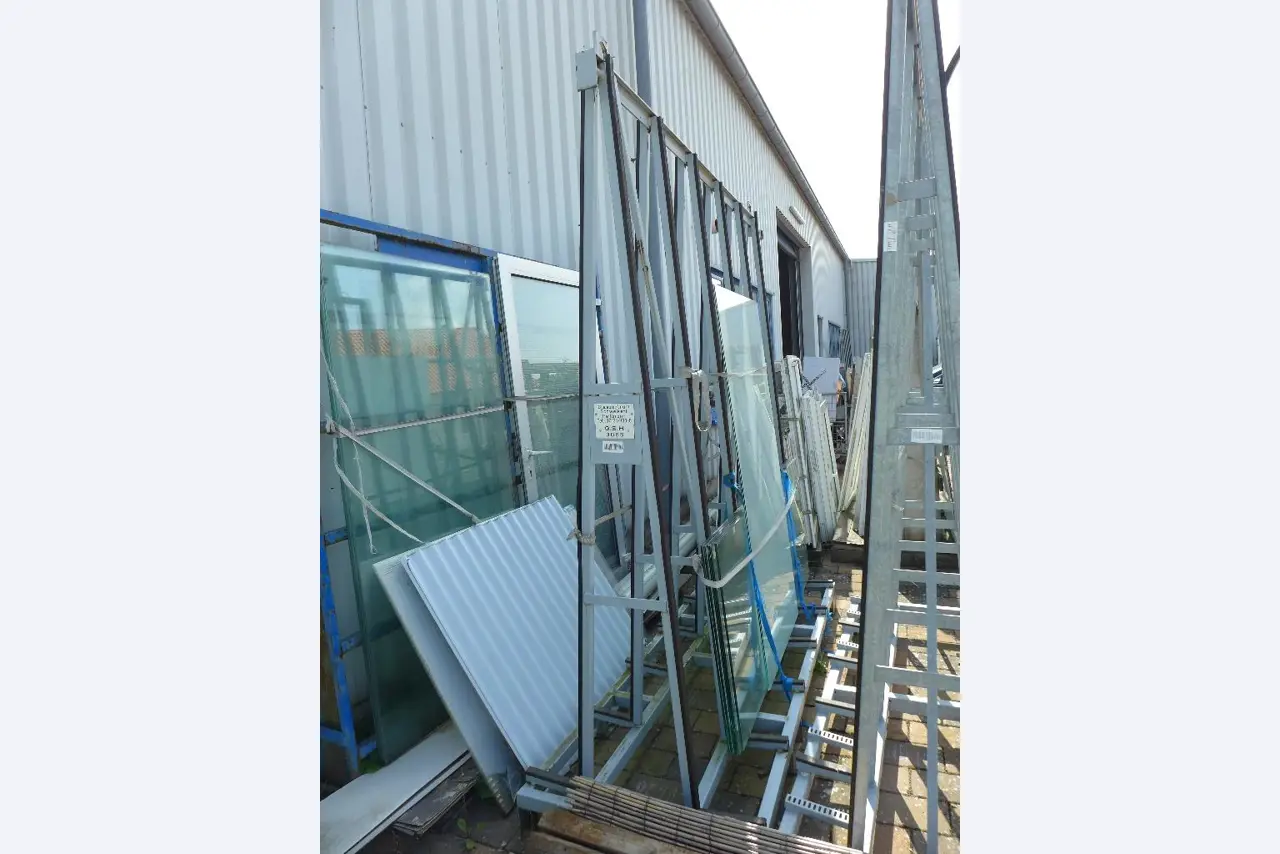 gepflegte Glasbearbeitungsmaschinen-1