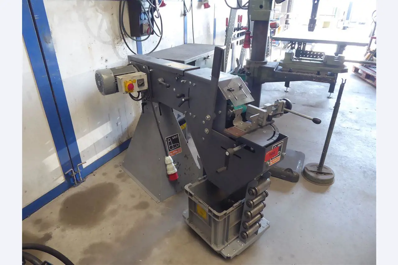 Equipamento operacional e comercial no domínio da construção em aço e metal, tecnologia de soldadura<br>-1