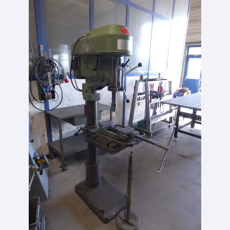 Equipamento operacional e comercial no domínio da construção em aço e metal, tecnologia de soldadura<br>-1