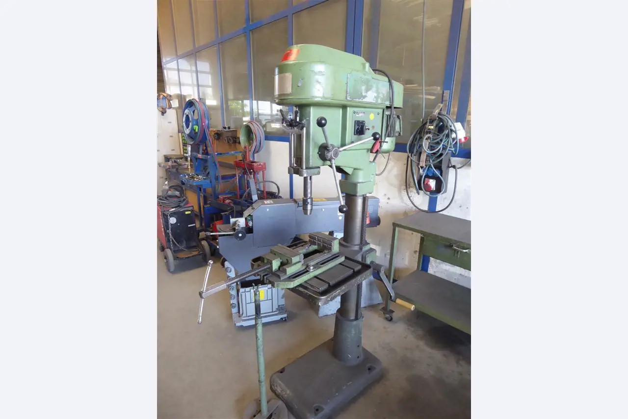 Equipamento operacional e comercial no domínio da construção em aço e metal, tecnologia de soldadura<br>-2