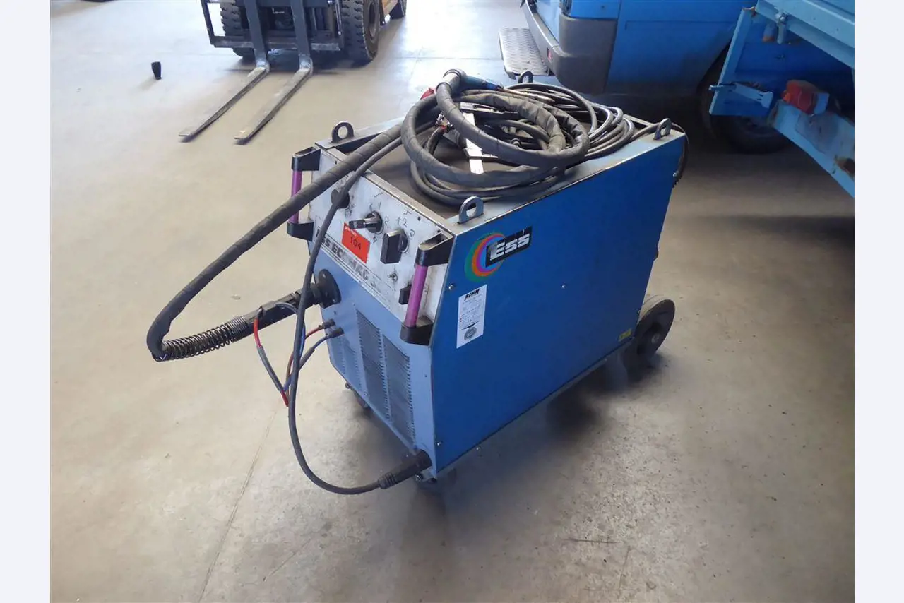 Equipamento operacional e comercial no domínio da construção em aço e metal, tecnologia de soldadura<br>-2