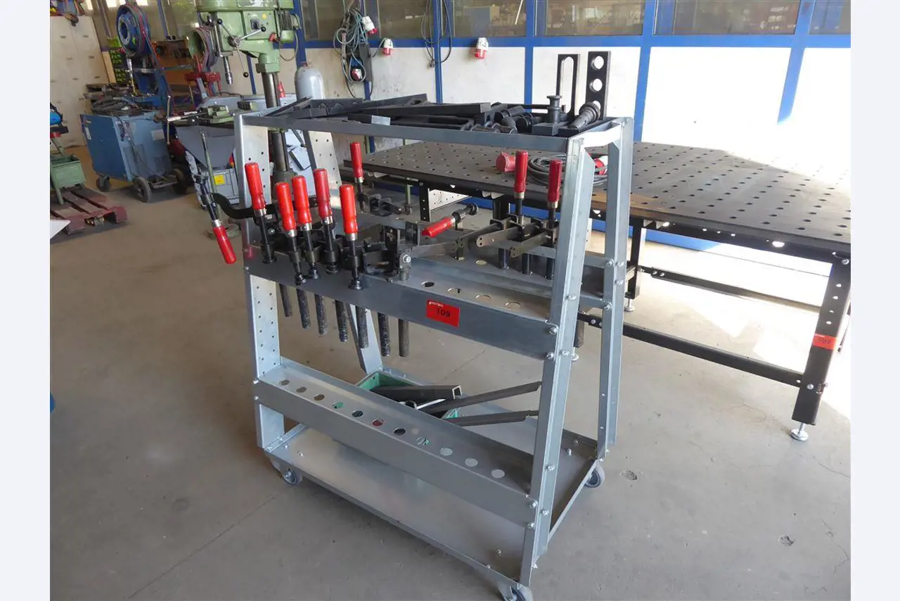 Equipamento operacional e comercial no domínio da construção em aço e metal, tecnologia de soldadura<br>-1