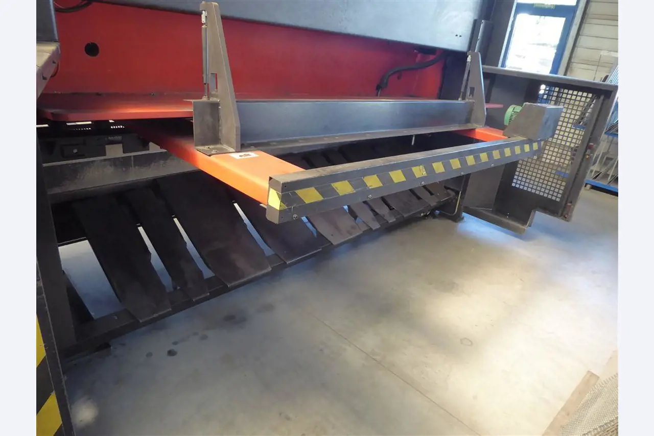 Equipamento operacional e comercial no domínio da construção em aço e metal, tecnologia de soldadura<br>-5