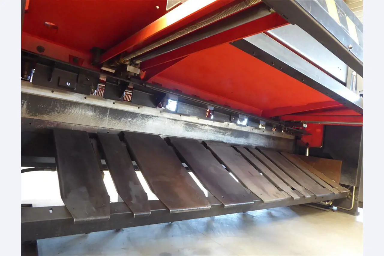 Equipamento operacional e comercial no domínio da construção em aço e metal, tecnologia de soldadura<br>-6