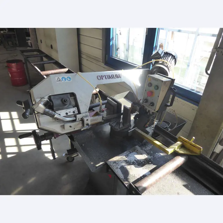 Equipement d'entreprise et de commerce dans le domaine de la construction métallique et de la soudure<br>.-3