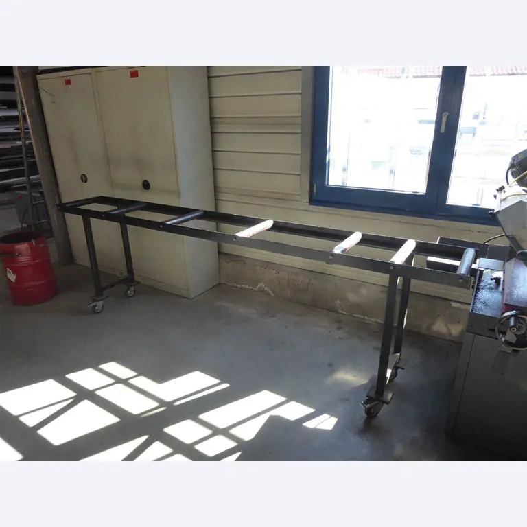 Equipement d'entreprise et de commerce dans le domaine de la construction métallique et de la soudure<br>.-5