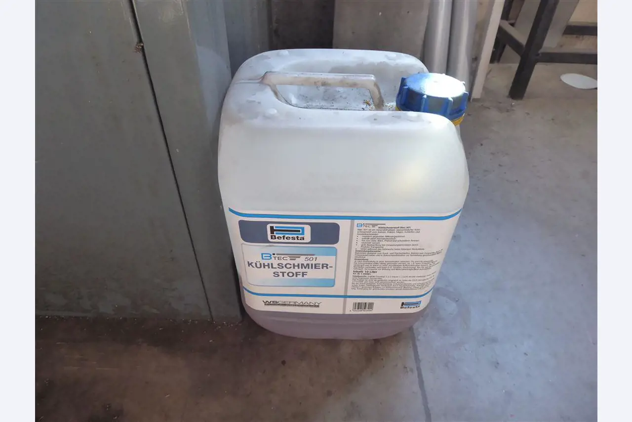 Equipement d'entreprise et de commerce dans le domaine de la construction métallique et de la soudure<br>.-7