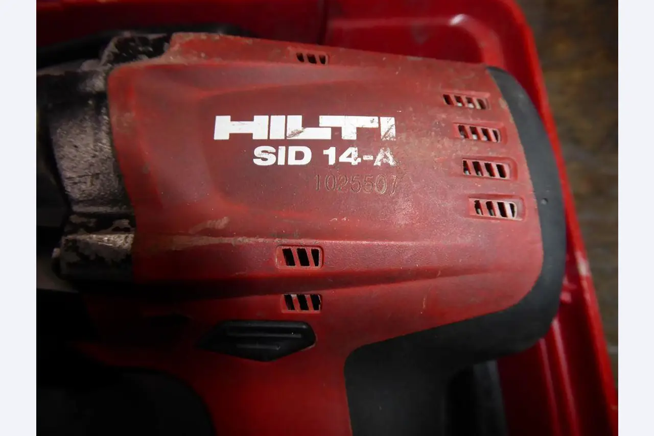 factory and office equipment from the steel and metal construction sector, welding technology<br>-3