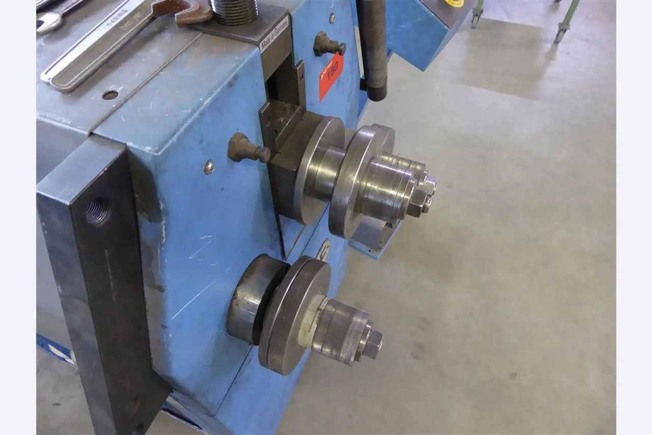 Equipamento operacional e comercial no domínio da construção em aço e metal, tecnologia de soldadura<br>-3