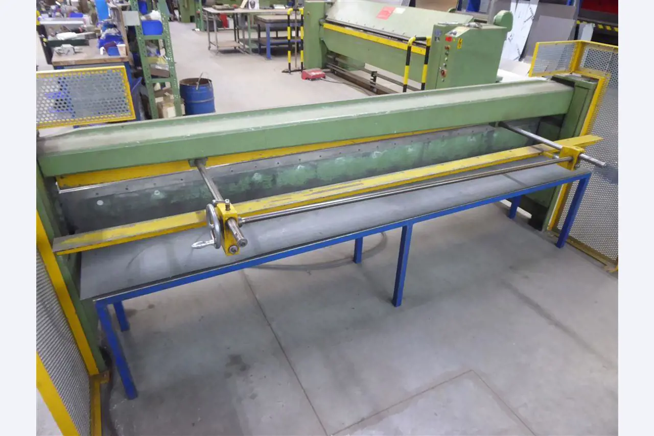 Equipamento operacional e comercial no domínio da construção em aço e metal, tecnologia de soldadura<br>-7