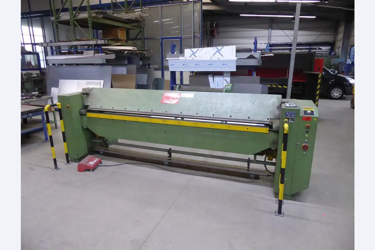 Equipamento operacional e comercial no domínio da construção em aço e metal, tecnologia de soldadura<br>-1