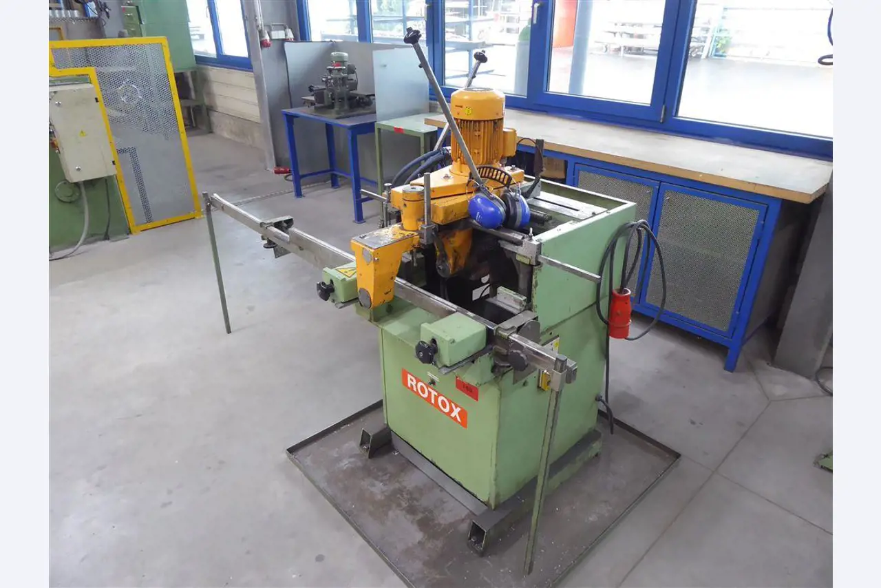 Equipamento operacional e comercial no domínio da construção em aço e metal, tecnologia de soldadura<br>-2