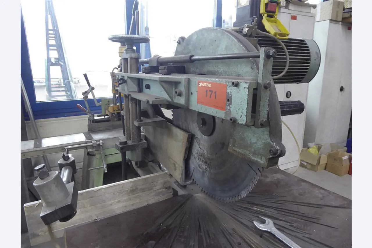 Equipamento operacional e comercial no domínio da construção em aço e metal, tecnologia de soldadura<br>-2