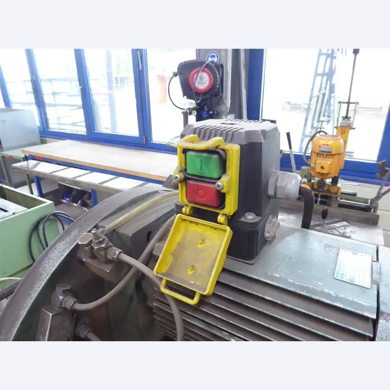 Equipamento operacional e comercial no domínio da construção em aço e metal, tecnologia de soldadura<br>-3