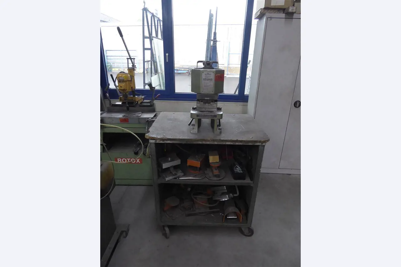 Betriebs- und Geschäftsausstattung aus dem Bereich Stahl- und Metallbau, Schweißtechnik<br>-1