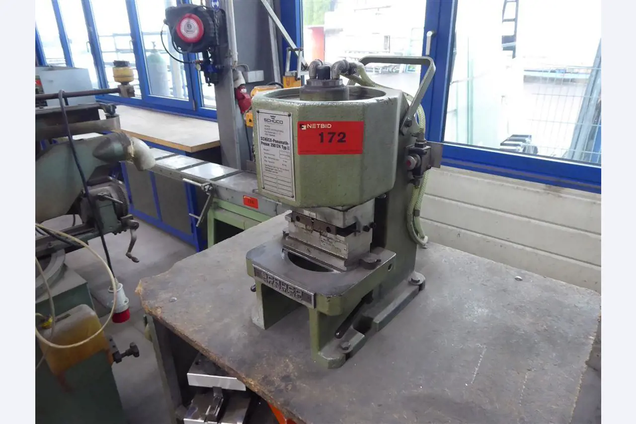 Betriebs- und Geschäftsausstattung aus dem Bereich Stahl- und Metallbau, Schweißtechnik<br>-2