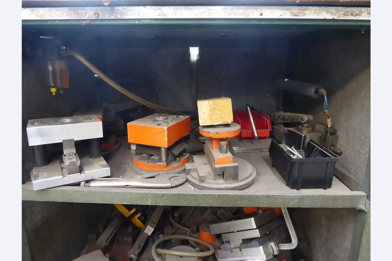 Betriebs- und Geschäftsausstattung aus dem Bereich Stahl- und Metallbau, Schweißtechnik<br>-4