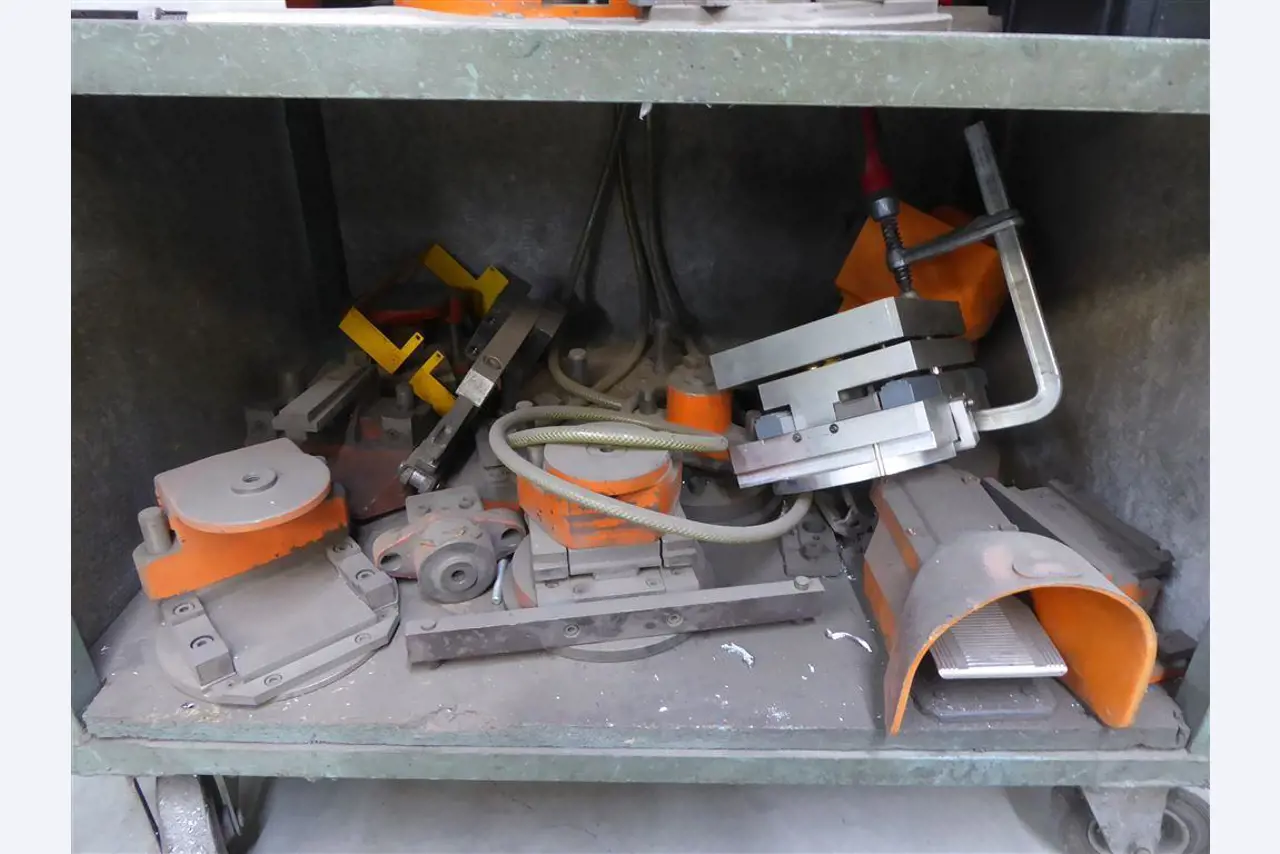 Betriebs- und Geschäftsausstattung aus dem Bereich Stahl- und Metallbau, Schweißtechnik<br>-5