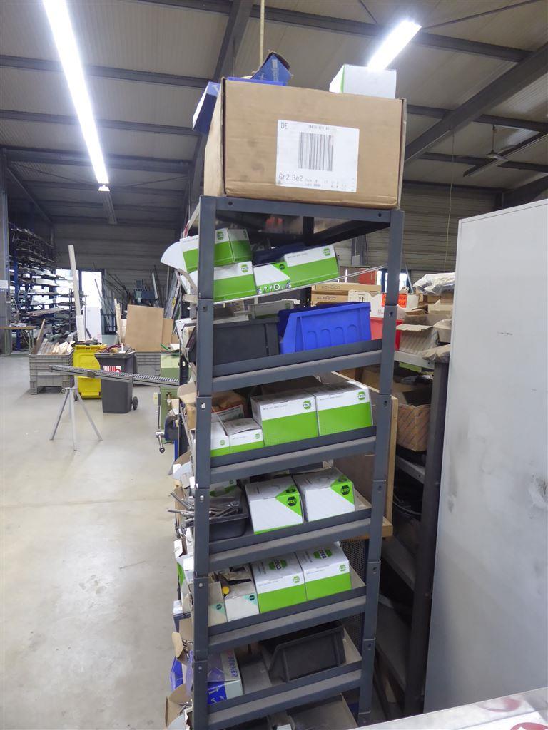 Equipement d'entreprise et de commerce dans le domaine de la construction métallique et de la soudure<br>.-3