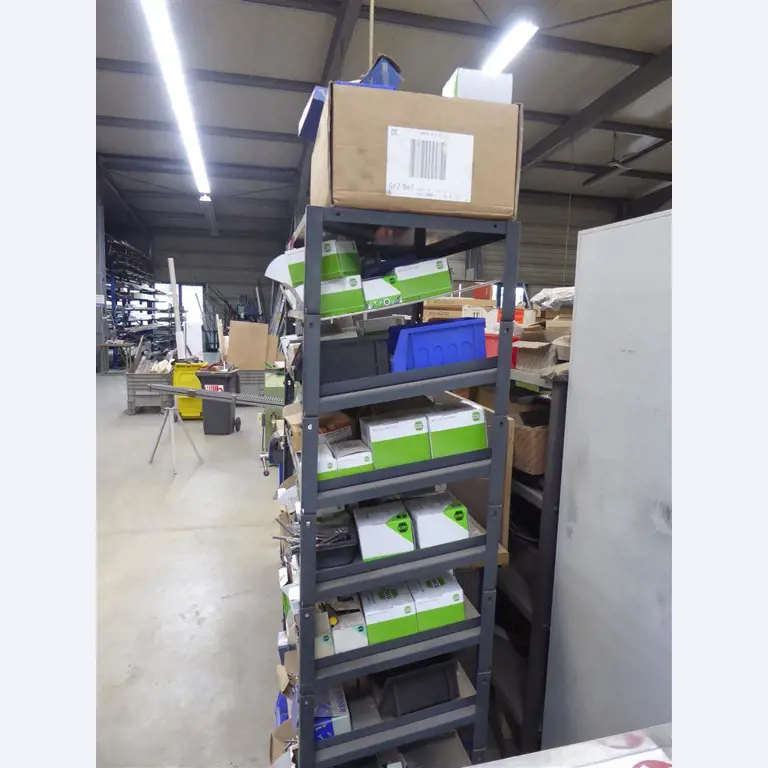 Equipement d'entreprise et de commerce dans le domaine de la construction métallique et de la soudure<br>.-3