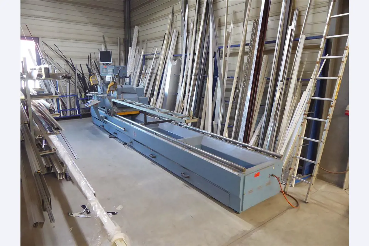 Equipamento operacional e comercial no domínio da construção em aço e metal, tecnologia de soldadura<br>-1