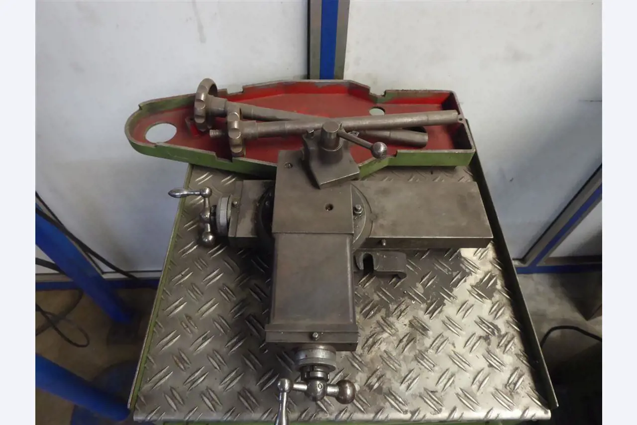 Equipamento operacional e comercial no domínio da construção em aço e metal, tecnologia de soldadura<br>-11