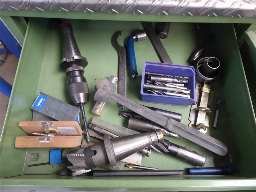 Equipamento operacional e comercial no domínio da construção em aço e metal, tecnologia de soldadura<br>-4