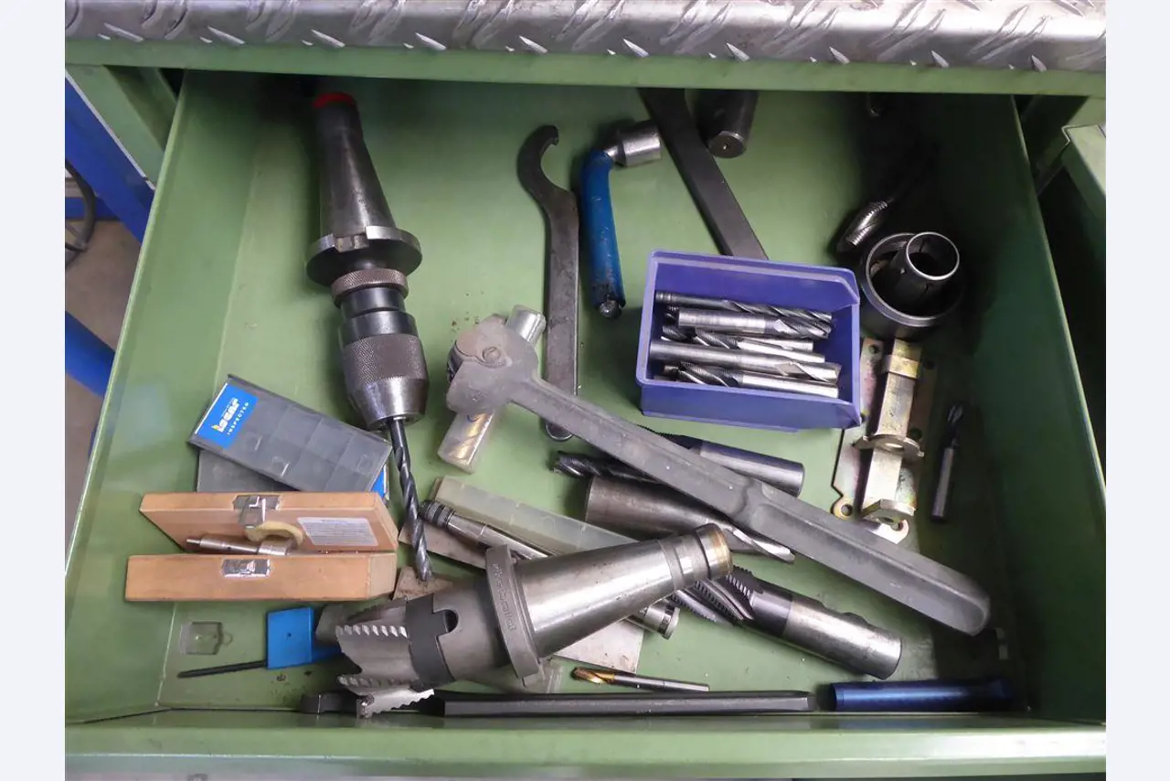 Equipamento operacional e comercial no domínio da construção em aço e metal, tecnologia de soldadura<br>-4