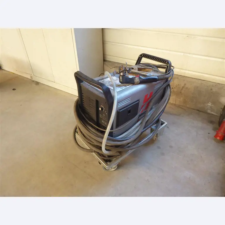 Equipement d'entreprise et de commerce dans le domaine de la construction métallique et de la soudure<br>.-1