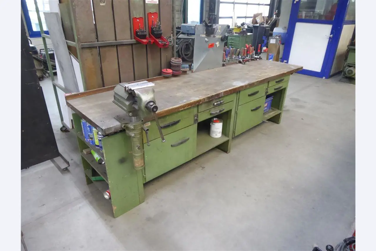 Betriebs- und Geschäftsausstattung aus dem Bereich Stahl- und Metallbau, Schweißtechnik<br>-2