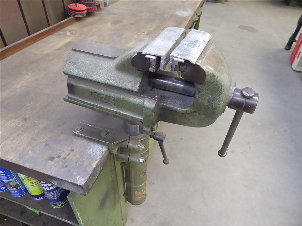 Betriebs- und Geschäftsausstattung aus dem Bereich Stahl- und Metallbau, Schweißtechnik<br>-3