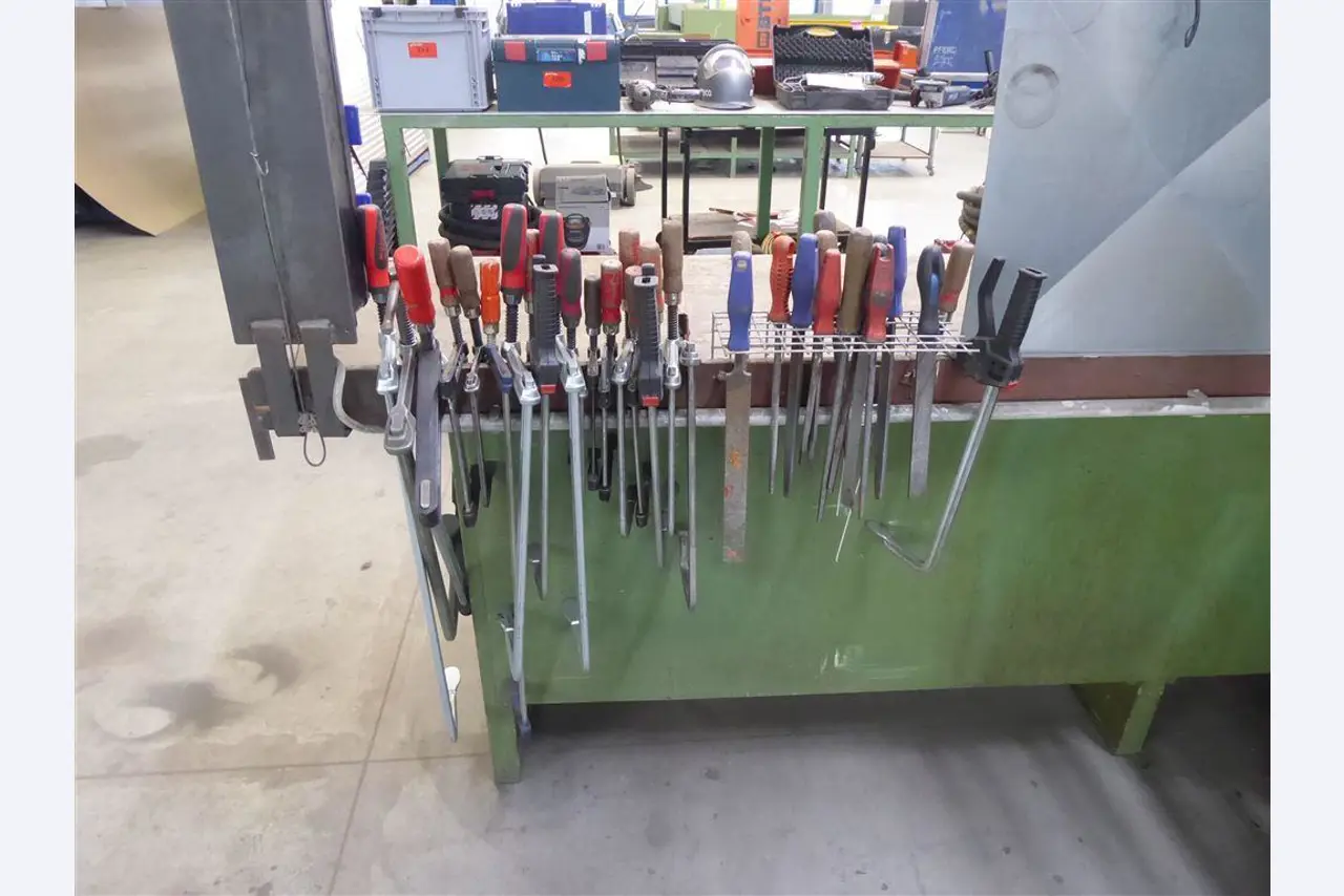 Betriebs- und Geschäftsausstattung aus dem Bereich Stahl- und Metallbau, Schweißtechnik<br>-4