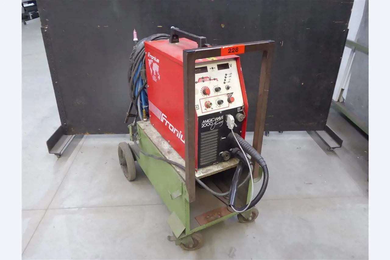 Equipamento operacional e comercial no domínio da construção em aço e metal, tecnologia de soldadura<br>-1