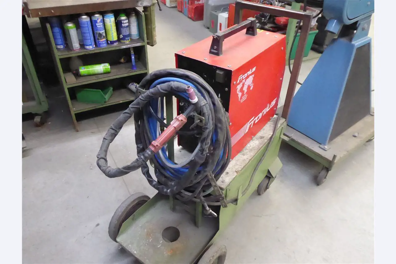 Equipamento operacional e comercial no domínio da construção em aço e metal, tecnologia de soldadura<br>-2