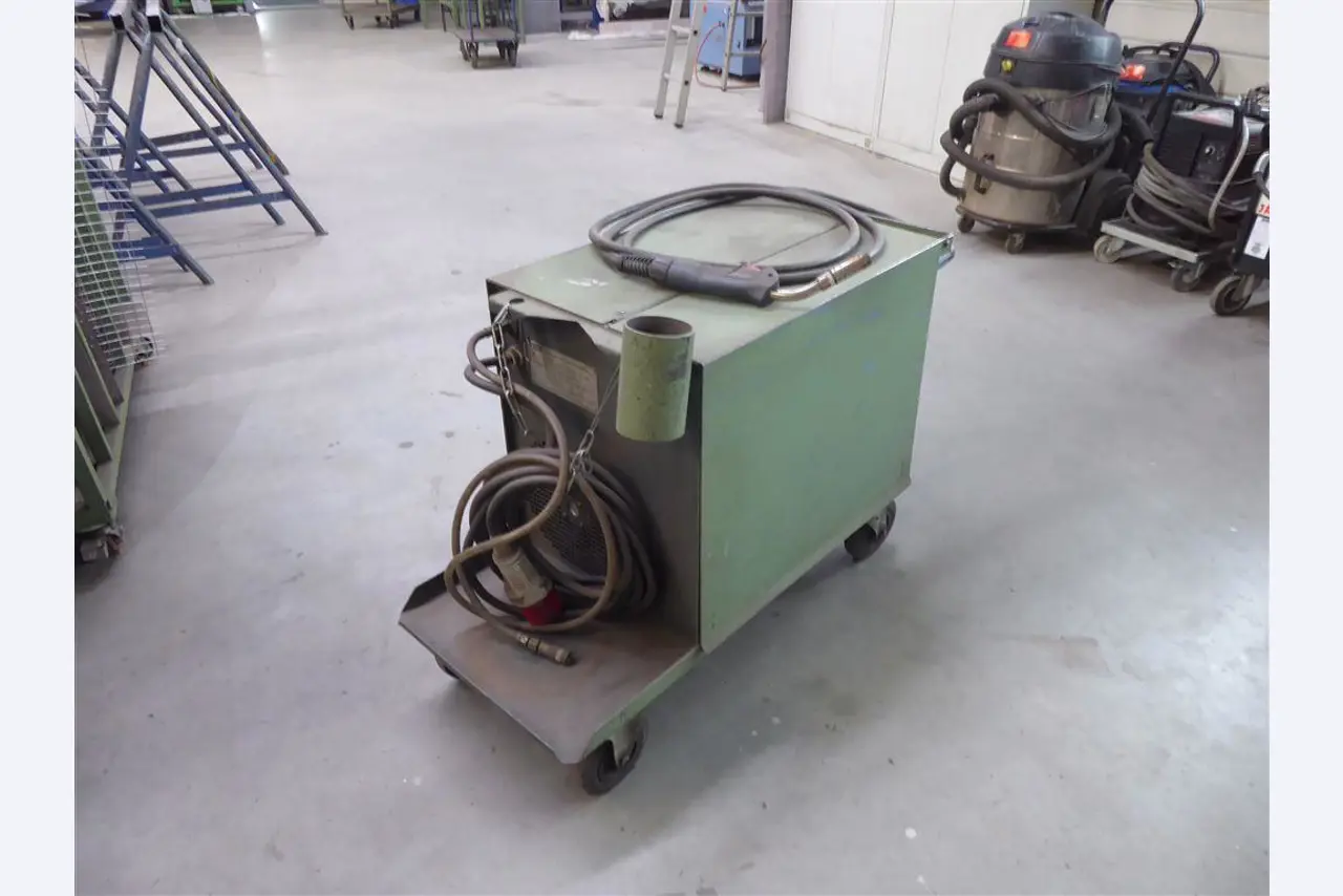 Betriebs- und Geschäftsausstattung aus dem Bereich Stahl- und Metallbau, Schweißtechnik<br>-2