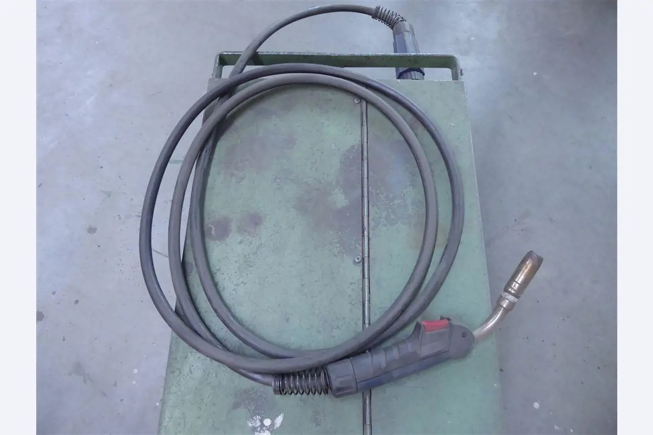 Betriebs- und Geschäftsausstattung aus dem Bereich Stahl- und Metallbau, Schweißtechnik<br>-4