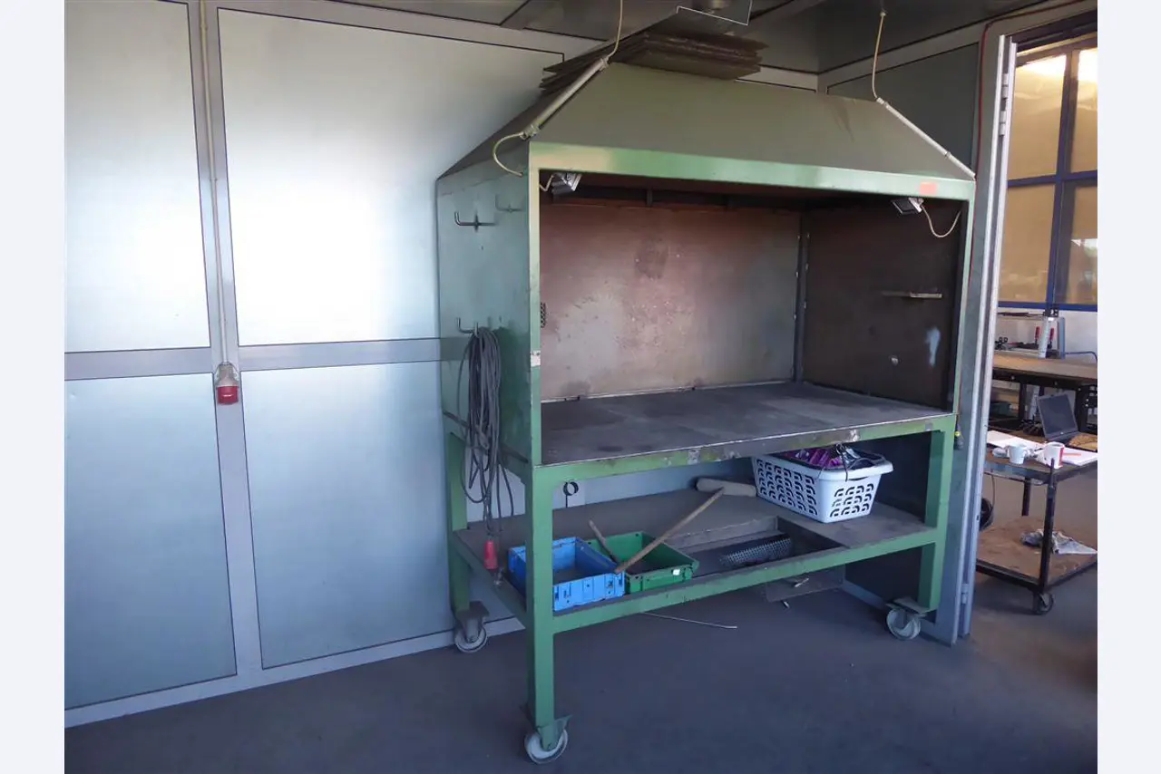 factory and office equipment from the steel and metal construction sector, welding technology<br>-1