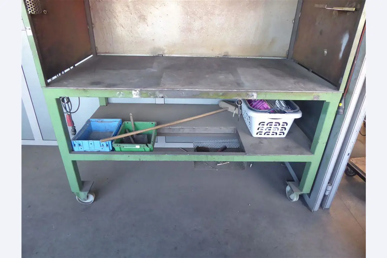 factory and office equipment from the steel and metal construction sector, welding technology<br>-2